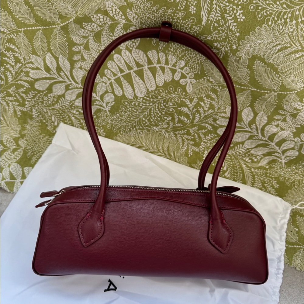 Alaïa Burgundy Leather Shoulder Bag - Picture 2 of 10